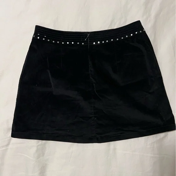 Abercrombie and Fitch Black Faux Suede Skirt - Picture 2 of 3